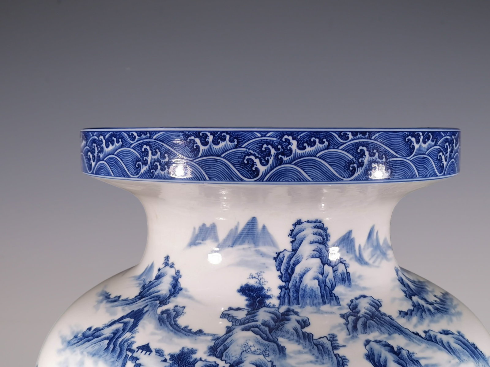 An Exquisite Blue and White Seawater Pattern Landscape Pattern Vase - 2