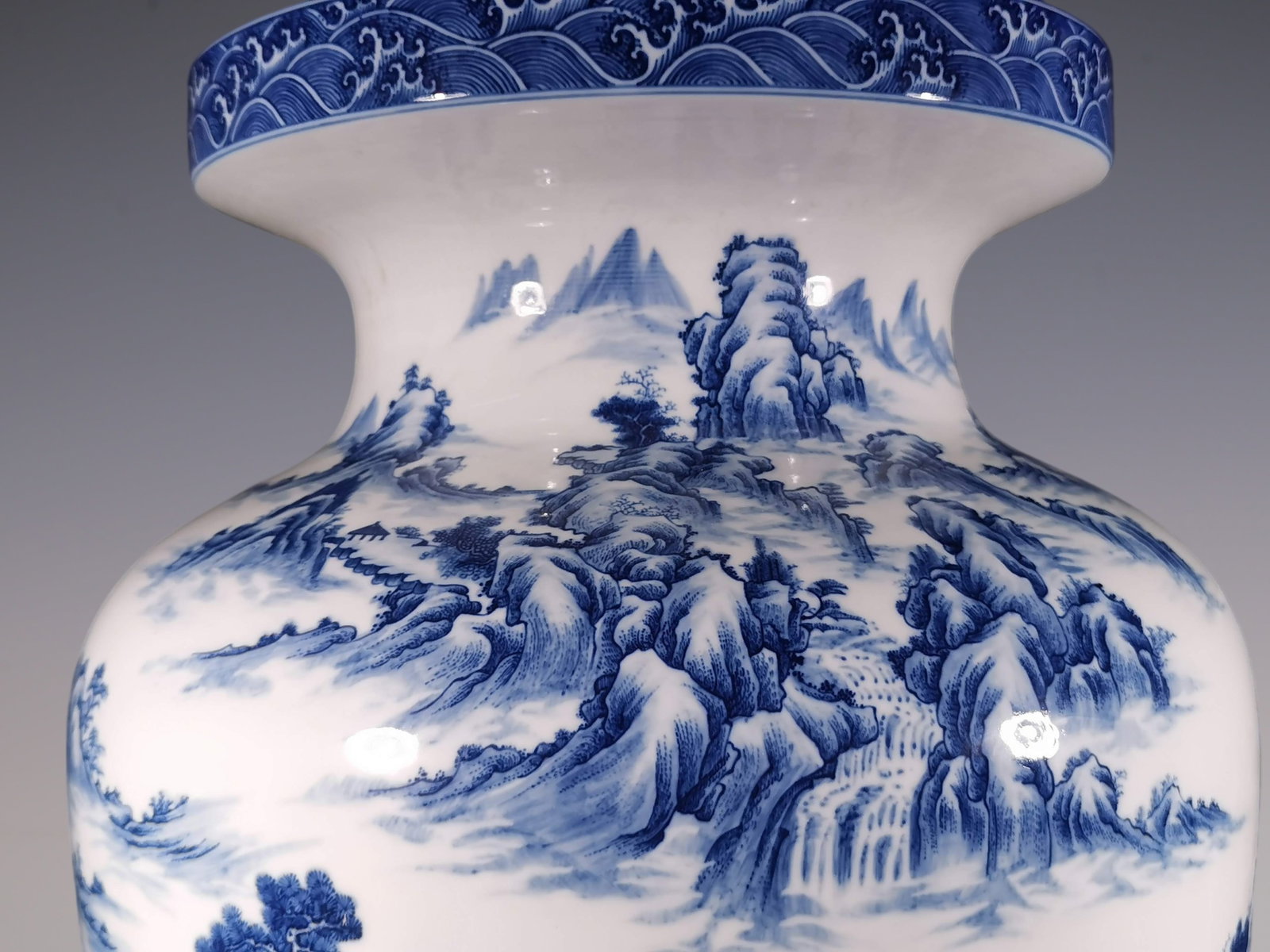 An Exquisite Blue and White Seawater Pattern Landscape Pattern Vase - 5