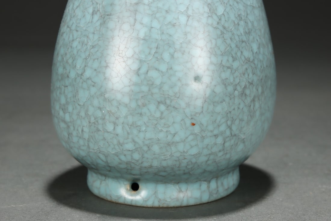 An Exquisite Ru yao Double-Ears Vase - 6