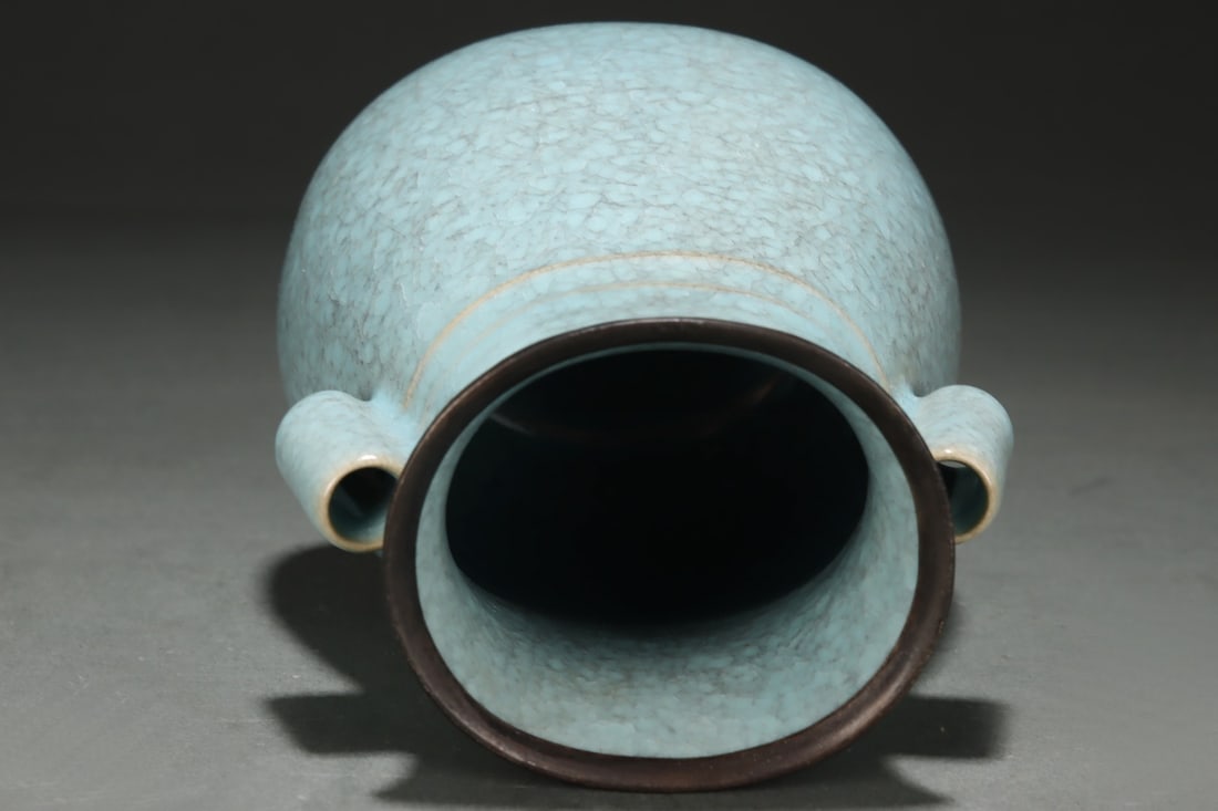 An Exquisite Ru yao Double-Ears Vase - 7