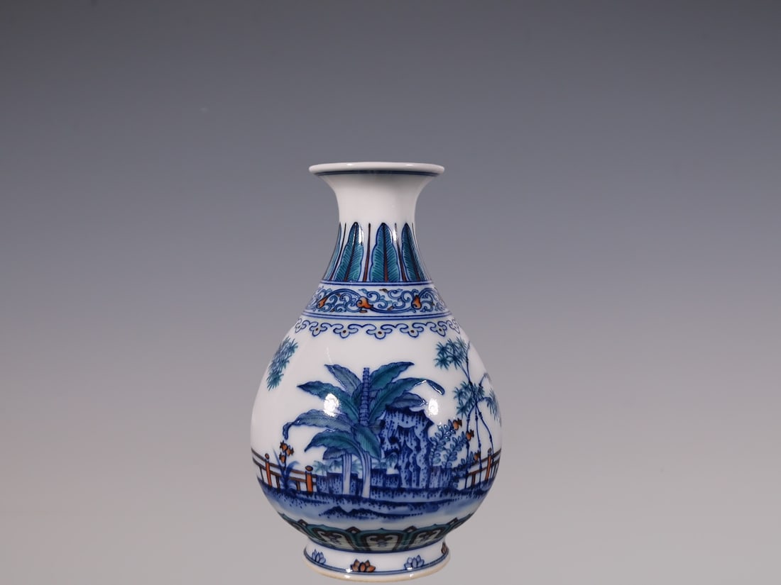 An Exquisite Doucai Banana Leaf Pattern Vase - 5