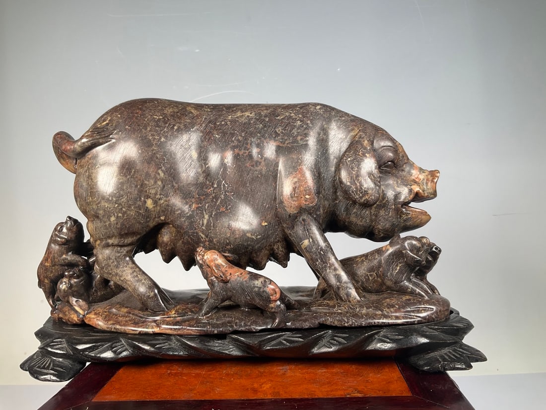 An Exquisite Shoushan Stone Pig Ornament: An Exquisite Shoushan Stone Pig Ornament the Republic of China Size:13cmx22cm (The Dimensions Of All Batches Are Manually Measured.If You Need More Detailed Information, Please Contact Our Customer