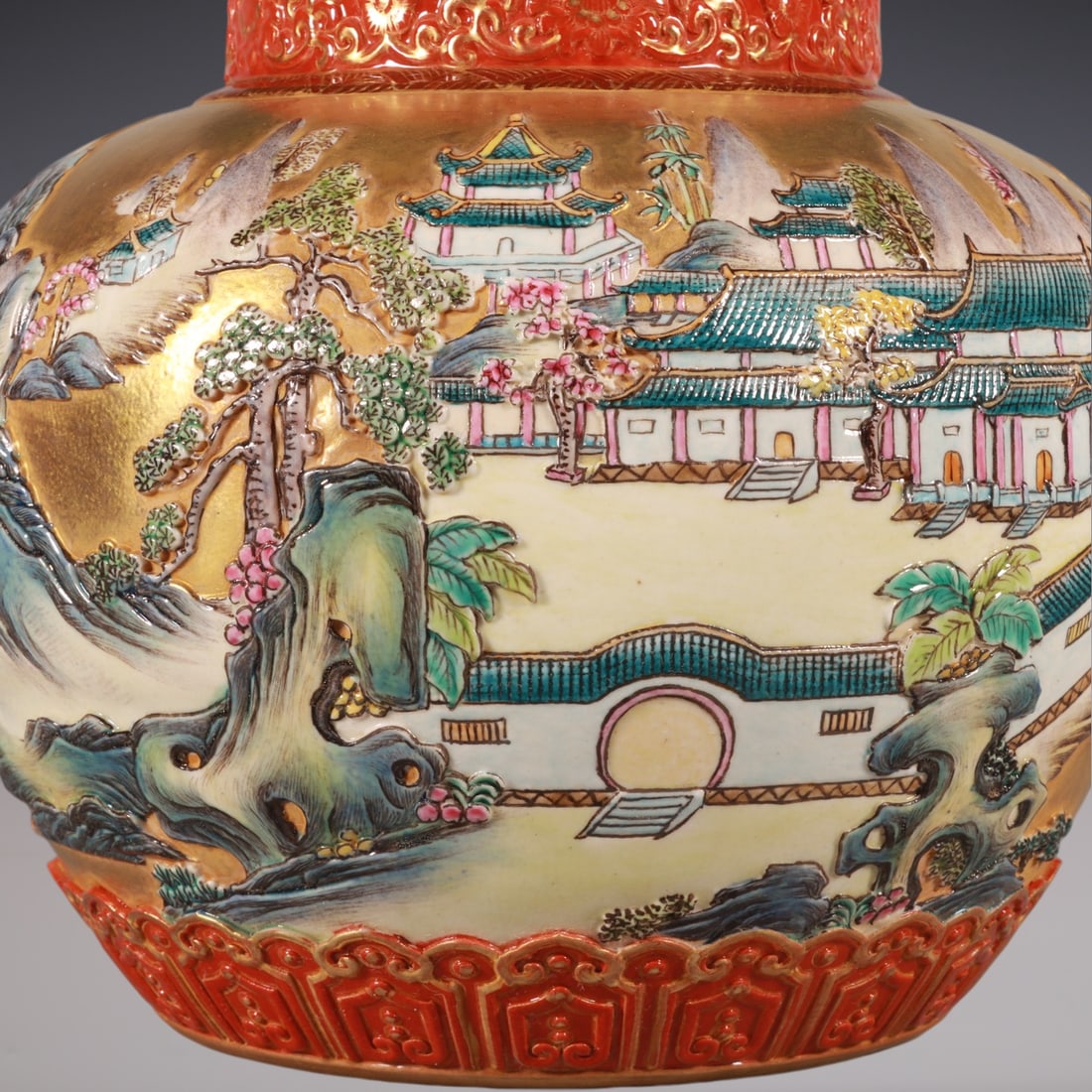 An Exquisite Enamel Landscape Pattern Lotus Pattern Tea Caddy - 3