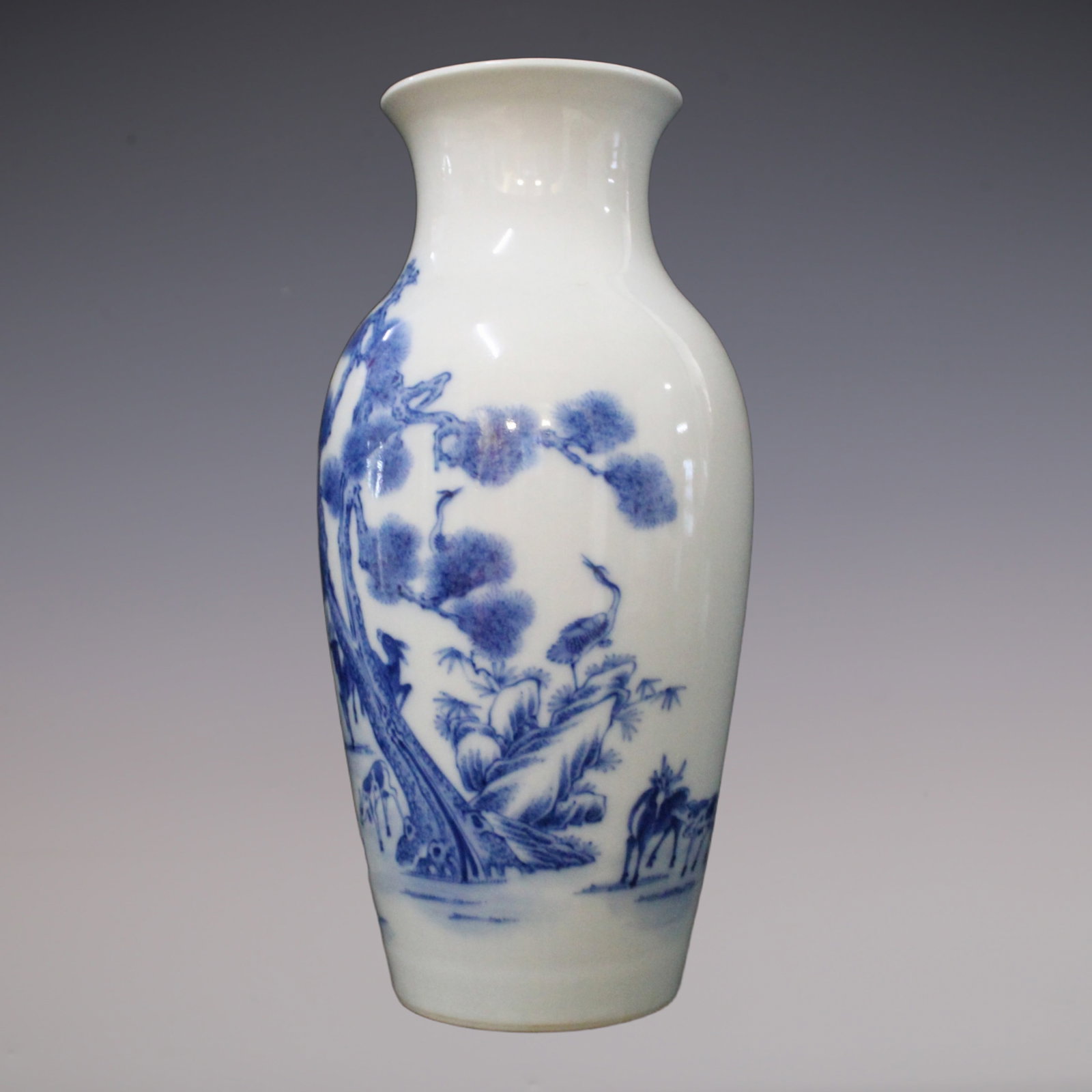 An Exquisite Blue and White Animal Pattern Vase - 2