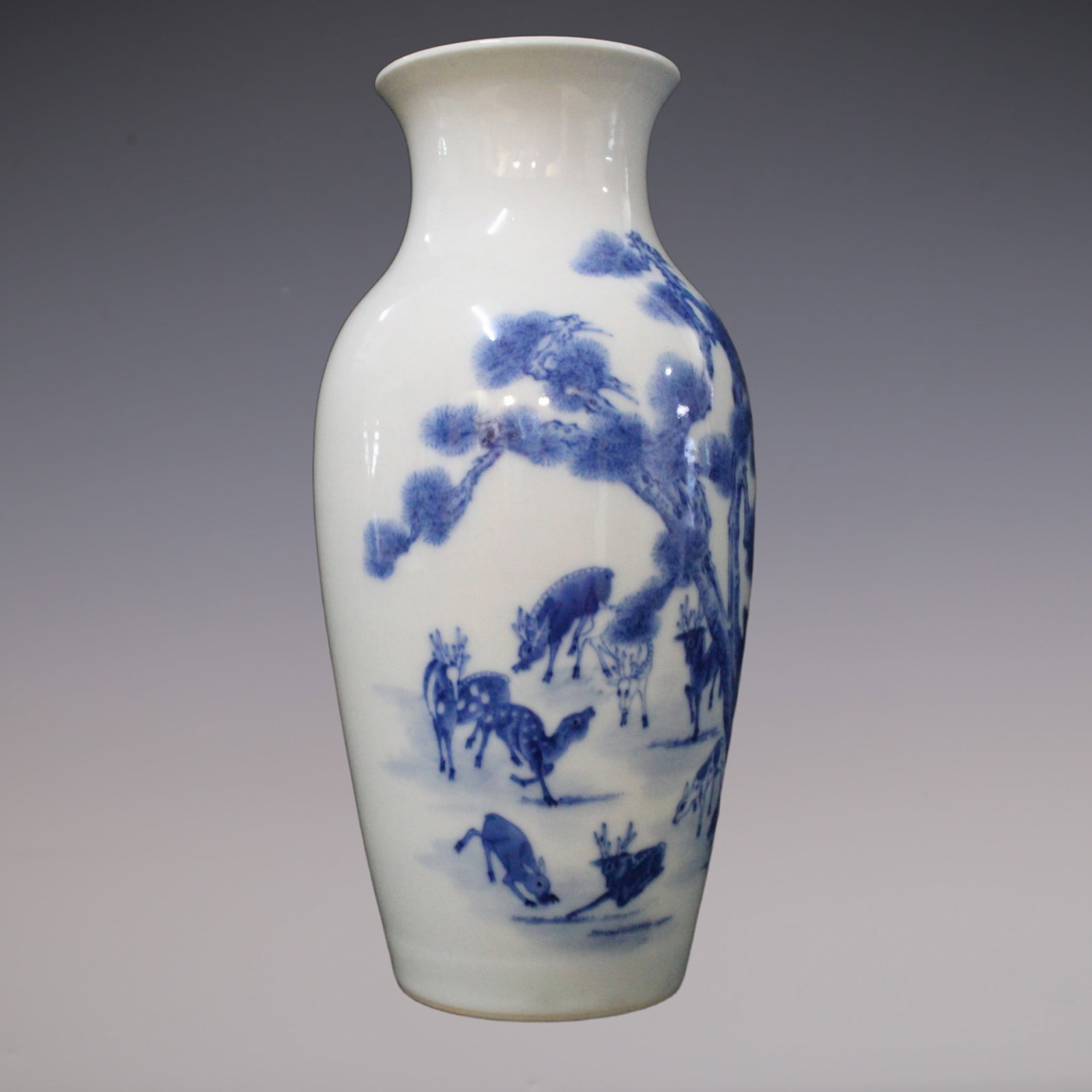 An Exquisite Blue and White Animal Pattern Vase - 3