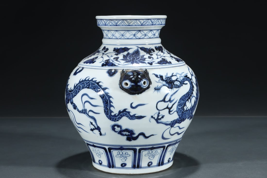 An Exquisite Blue and White Lotus Pattern Dragon Pattern Double-Ears Jar - 2