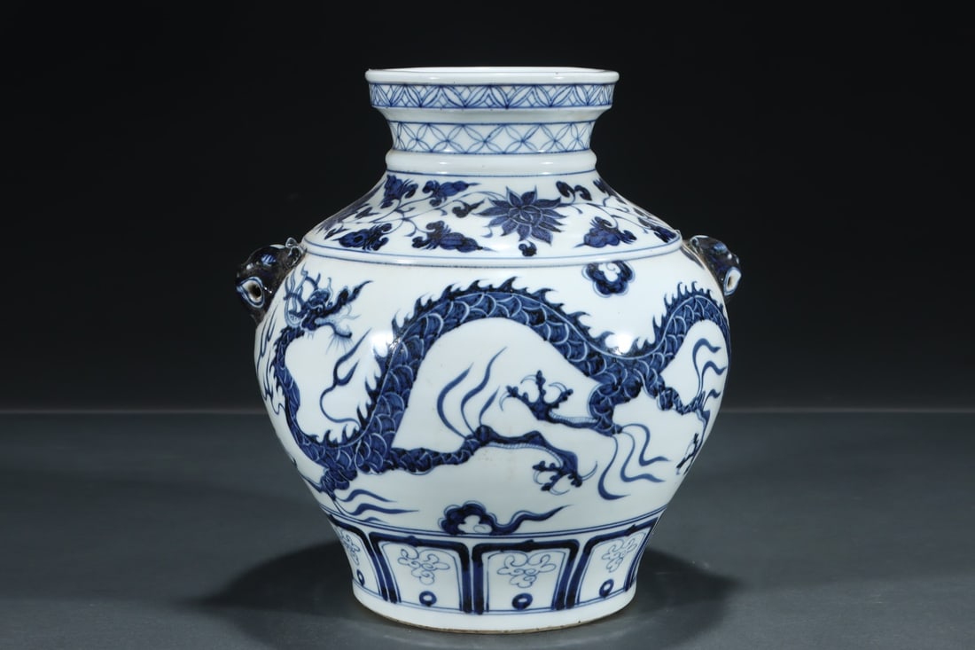 An Exquisite Blue and White Lotus Pattern Dragon Pattern Double-Ears Jar - 3