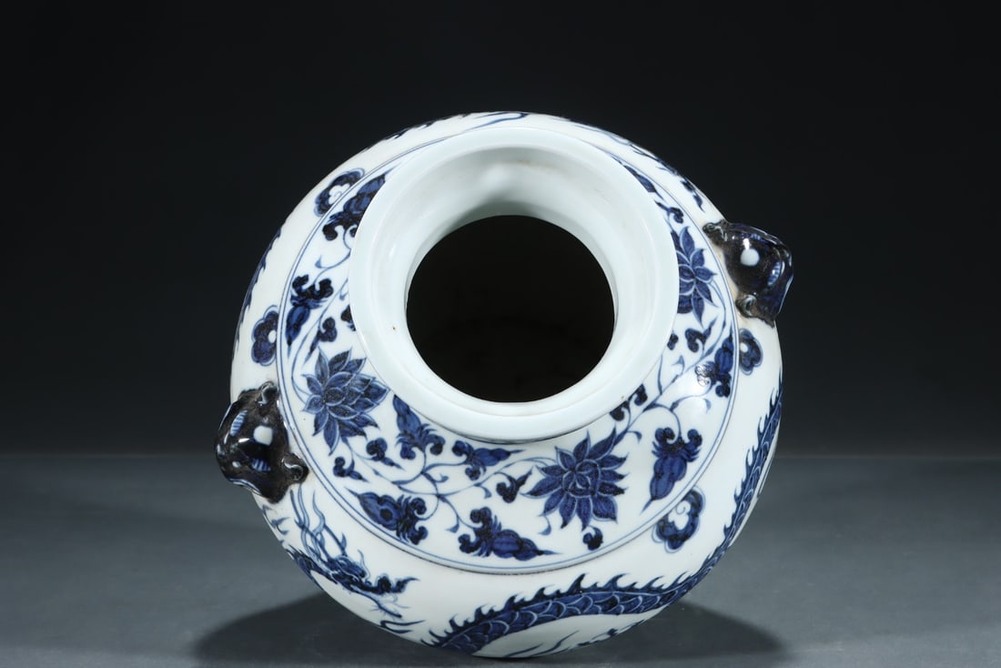 An Exquisite Blue and White Lotus Pattern Dragon Pattern Double-Ears Jar - 4