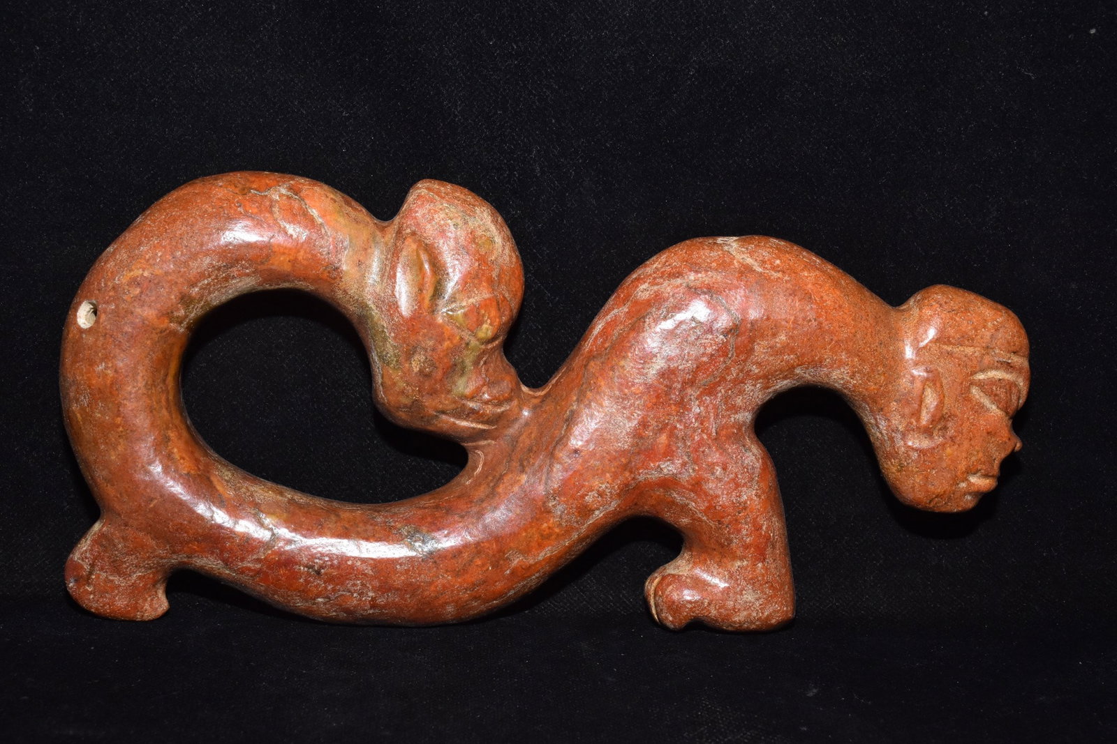 An Exquisite Hemo Jade Dragon Ornament: An Exquisite Hemo Jade Dragon Ornament Hongshan Culture Size:24.5cmx11.5cm Weight:890g (The Dimensions Of All Batches Are Manually Measured.If You Need More Detailed Information, Please Contact Our Cu
