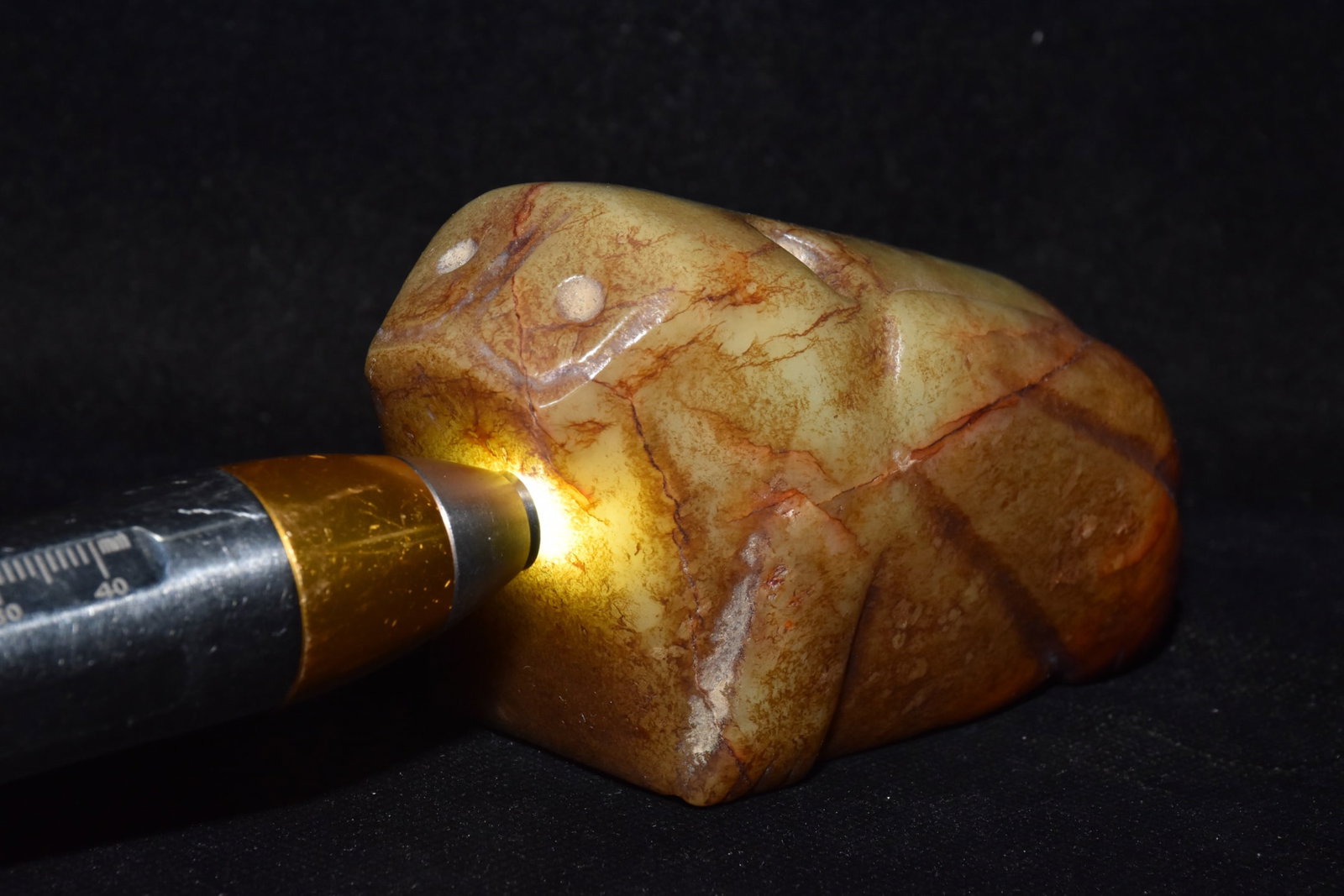 An Exquisite Hemo Jade Ornament - 7
