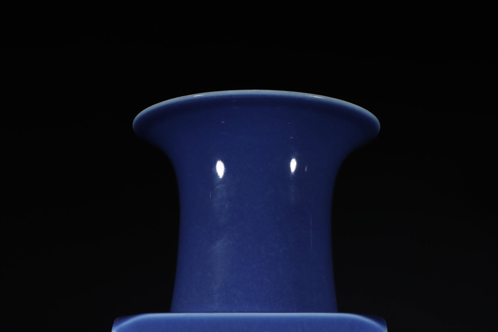An Exquisite Blue Glazed Flower and Bird Pattern Vase - 2