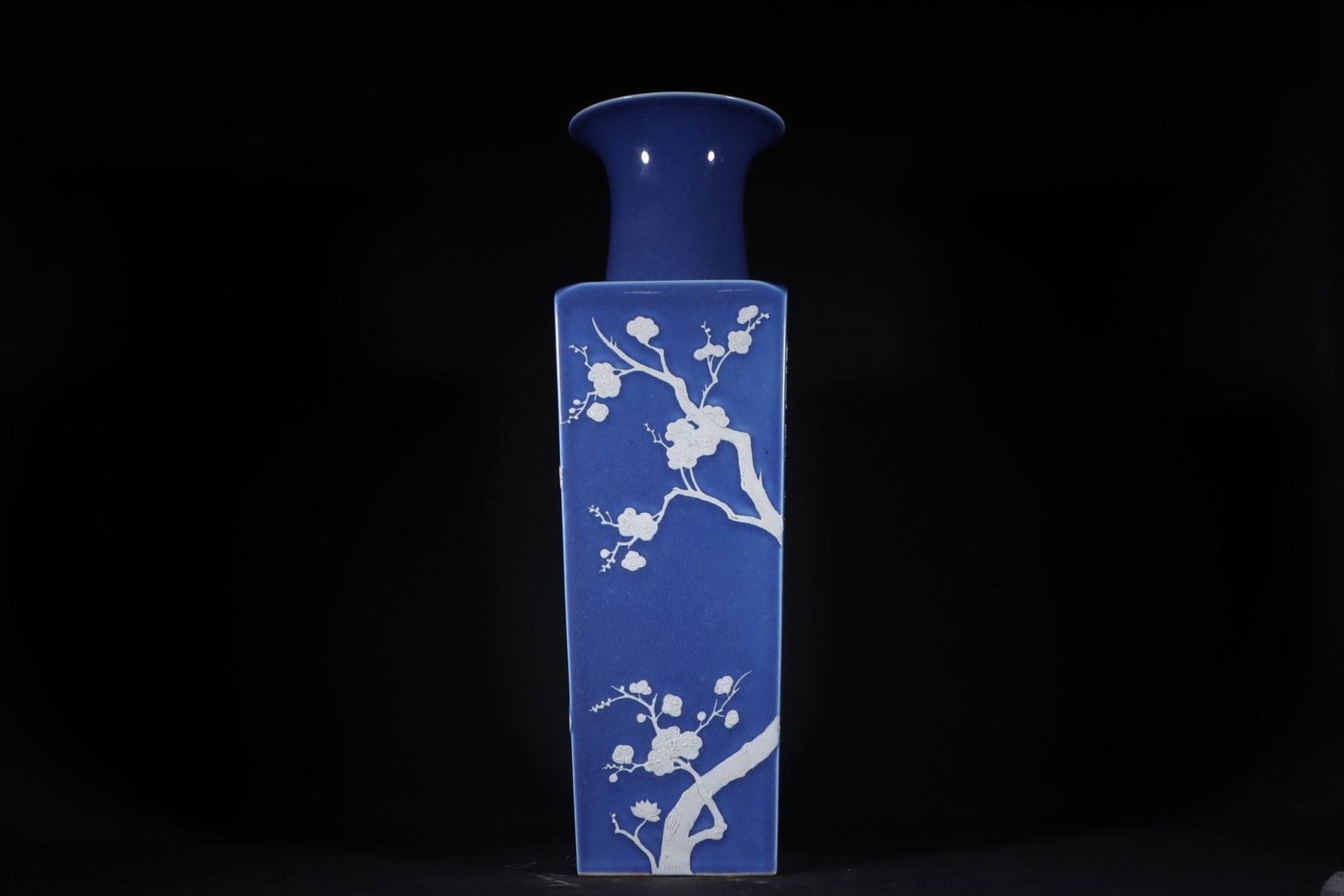 An Exquisite Blue Glazed Flower and Bird Pattern Vase - 6