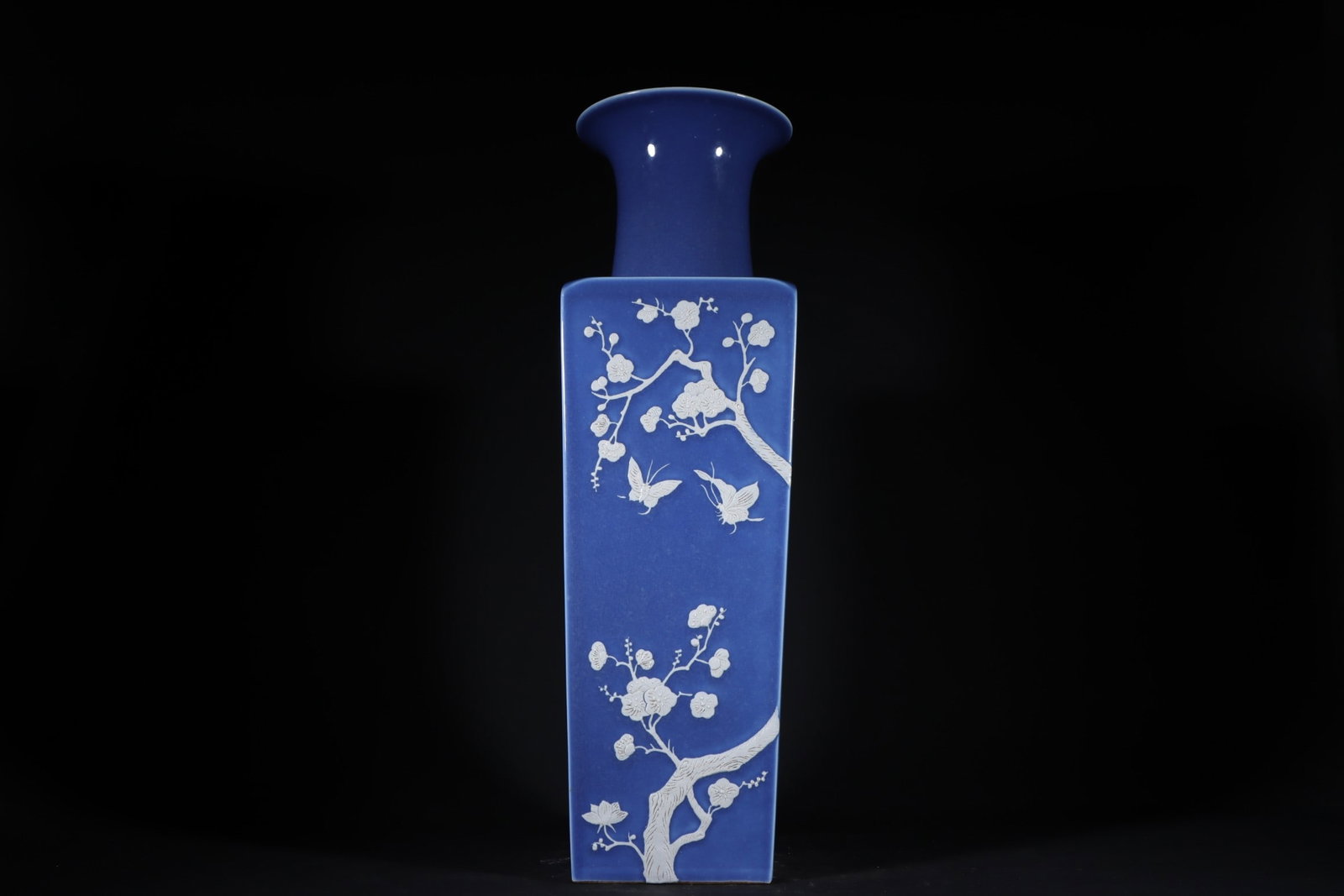 An Exquisite Blue Glazed Flower and Bird Pattern Vase - 7