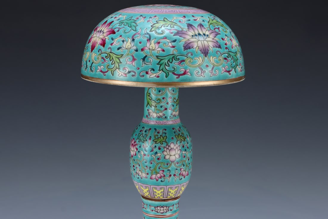 An Exquisite Enamel Lotus Pattern Hatstand - 5