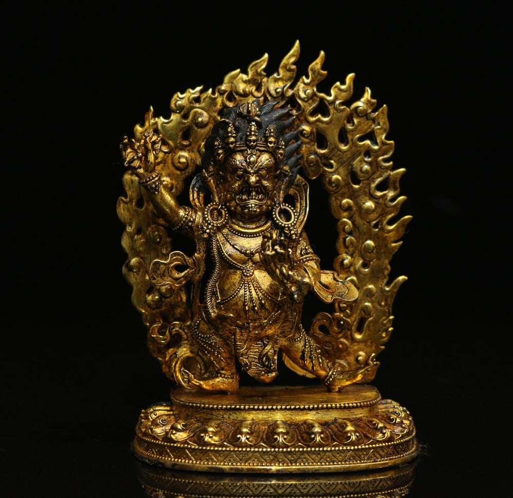 An Exquisite Gilt Bronze Statue of Vajra Ornament: An Exquisite Gilt Bronze Statue of Vajra Ornament Ming Dynasty, China Size:10.5cmx7.5cm Weight:314g (The Dimensions Of All Batches Are Manually Measured.If You Need More Detailed Information, Please C
