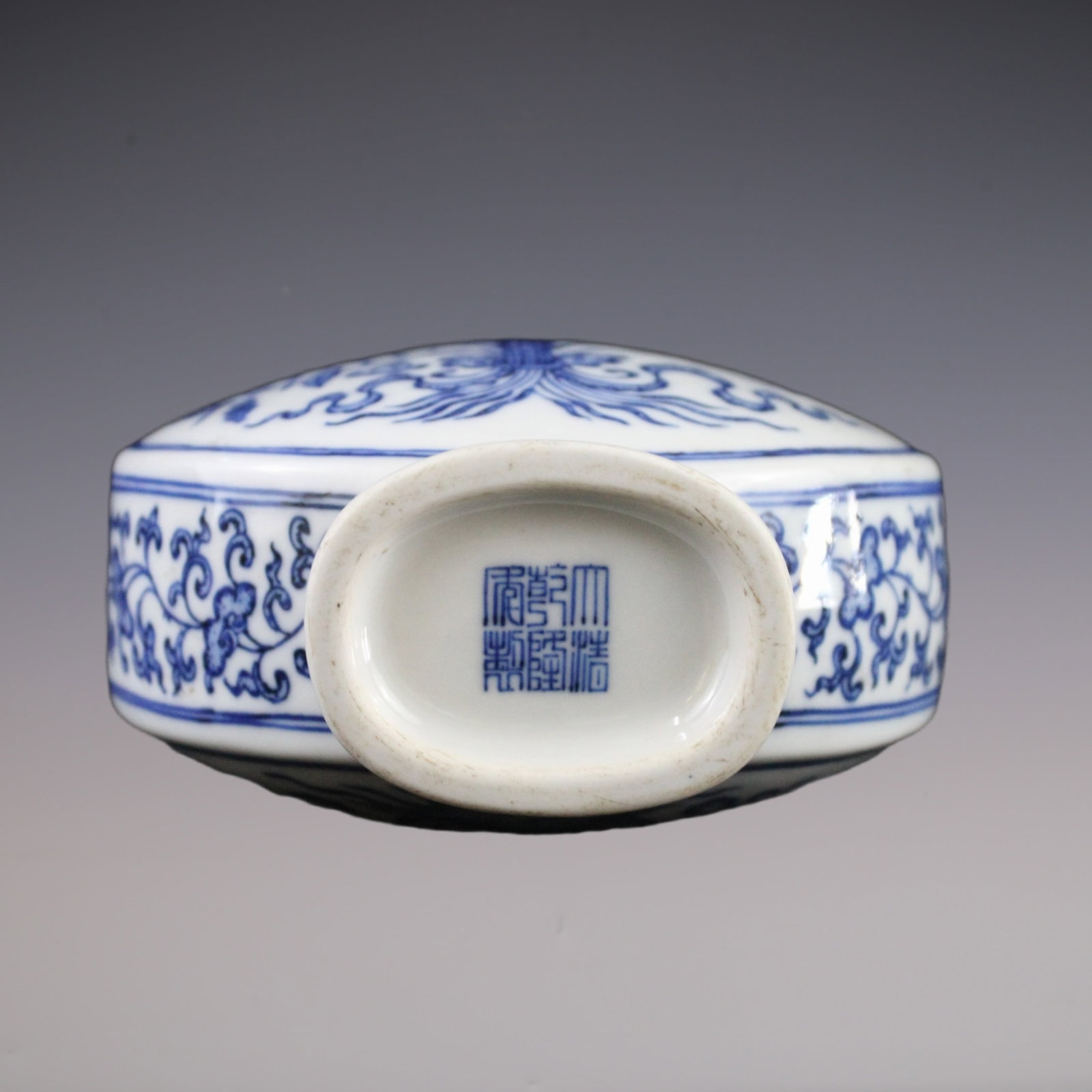 An Exquisite Blue and White Flower Pattern Lotus Pattern Double-Ears Vase - 6