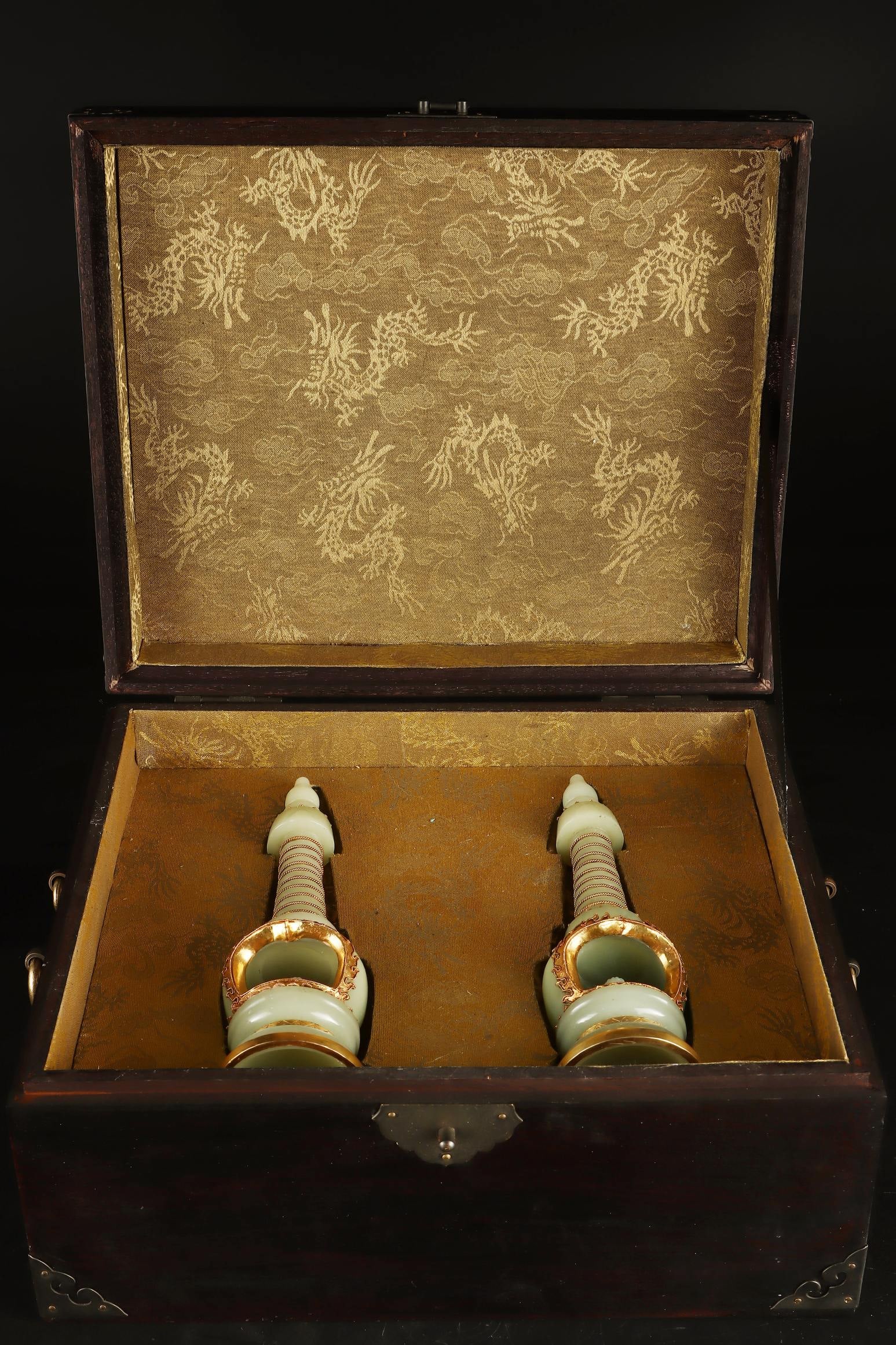 An Exquisite Gilt Bronze Inlaid White Jade Pagoda: An Exquisite Gilt Bronze Inlaid White Jade Pagoda Qing Dynasty, China Size:21cmx6cm Weight:407g (The Dimensions Of All Batches Are Manually Measured.If You Need More Detailed Information, Please Conta