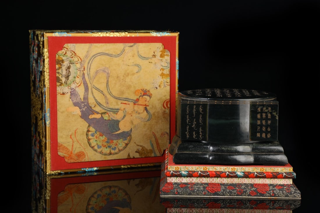 An Exquisite Shoushan Stone Auspicious Beast Seal Ornament: An Exquisite Shoushan Stone Auspicious Beast Seal Ornament Qing Dynasty, China Size:7cmx9.5cmx9.5cm Weight:1234g (The Dimensions Of All Batches Are Manually Measured.If You Need More Detailed Informat