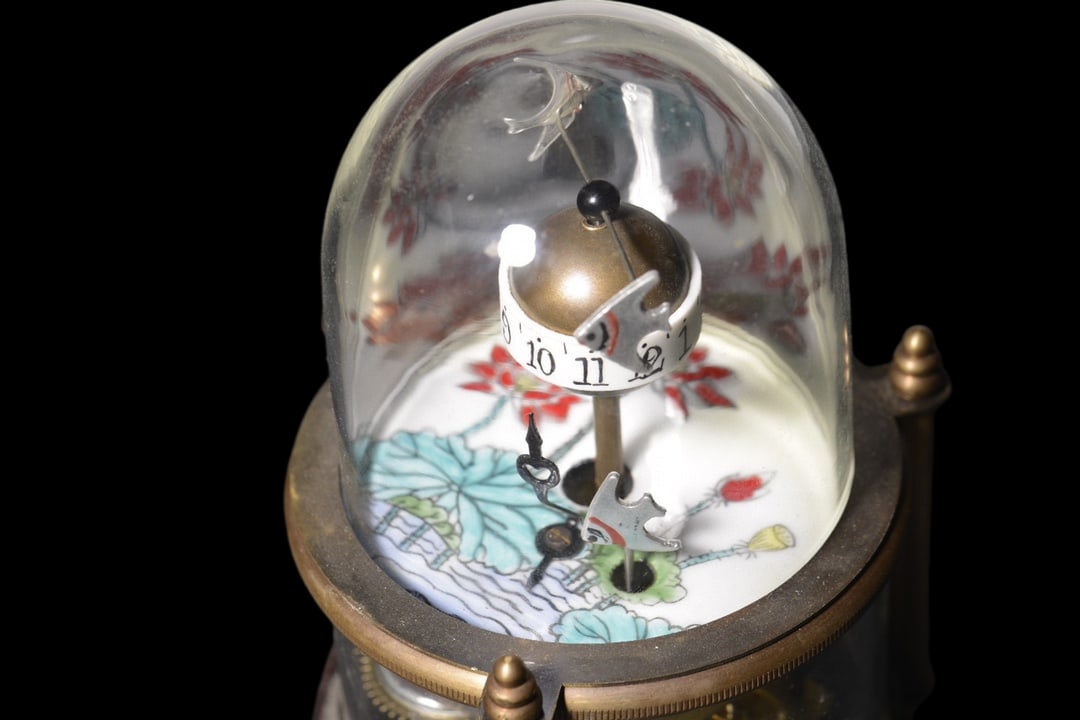 An Exquisite Bronze ainted Enamel Flower Pattern Clock - 7