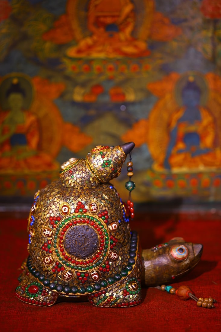 An Exquisite Yun Stone Inlaid Gems Auspicious Beast Ornament: An Exquisite Yun Stone Inlaid Gems Auspicious Beast Ornament Qing Dynasty, China Size:20cmx25cmx17cm Weight:5900g (The Dimensions Of All Batches Are Manually Measured.If You Need More Detailed