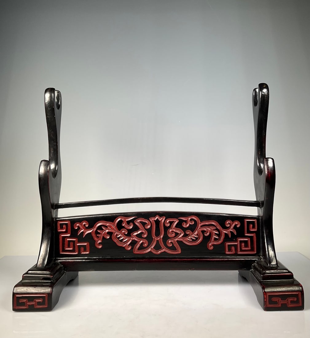 An Exquisite Wooden Carved Red Lacquer Ornament: An Exquisite Wooden Carved Red Lacquer Ornament Modern Time of China Size:36cmx43.5cm (The Dimensions Of All Batches Are Manually Measured.If You Need More Detailed Information, Please Contact Our Cus