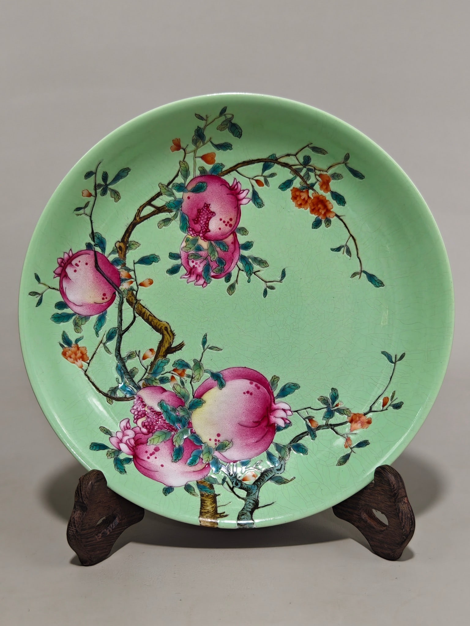 An Exquisite Famille-Rose Flower and Fruit Pattern Plate (1 of 7)