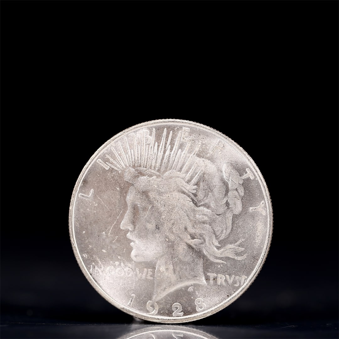 Liberty In God We Trust 1928 Sterling Silver One Dollar Coin: Liberty In God We Trust 1928 Sterling Silver One Dollar Coin, Eagle stamp, Weight:26.9g (The Dimensions Of All Batches Are Manually Measured.If You Need More Detailed Information, Please Contact Our C