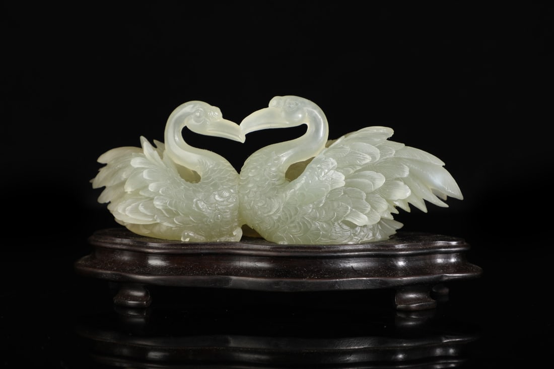 An Exquisite Crystal Goose Ornament - 2
