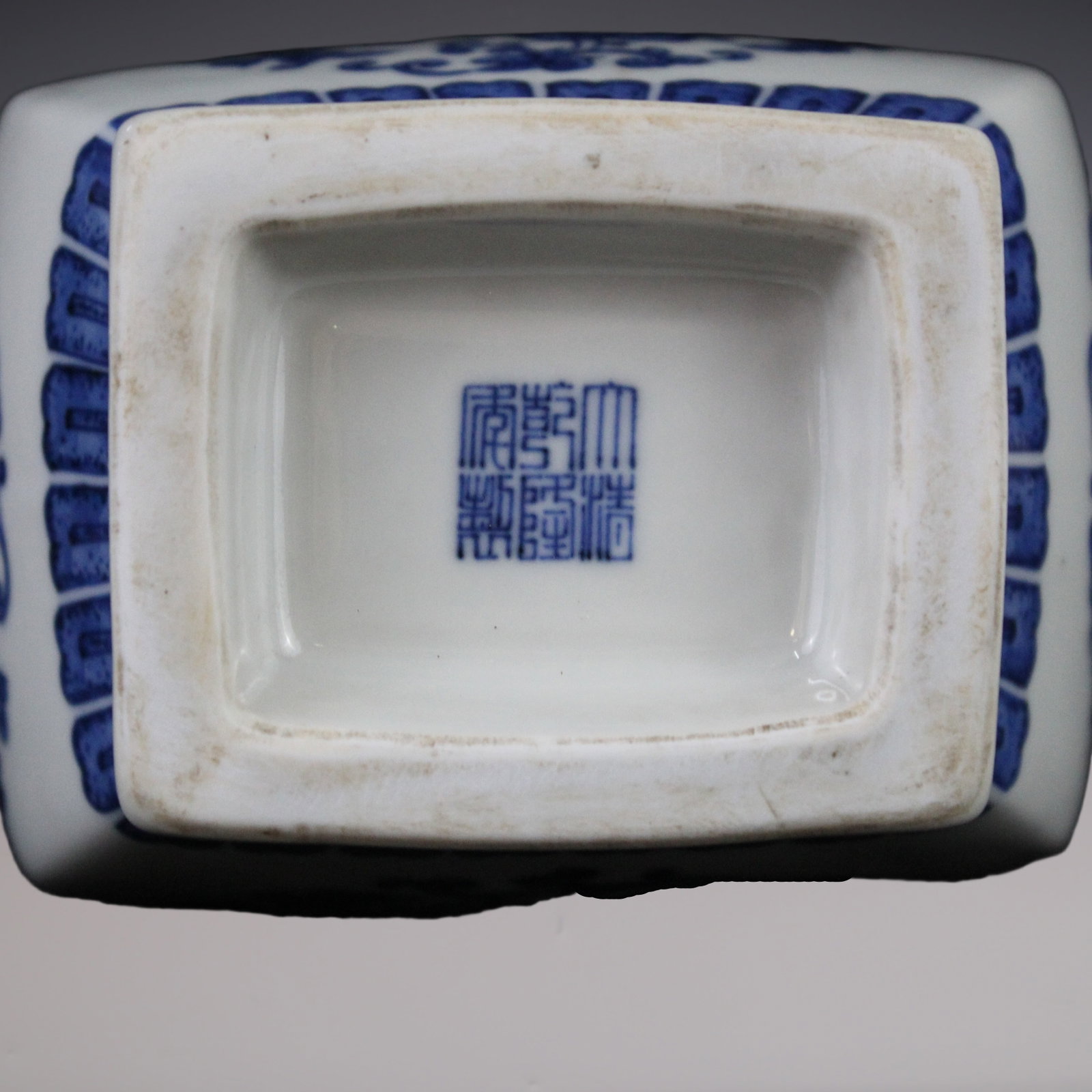 An Exquisite Blue and White Phoenix Pattern Lotus Pattern Double-Ears Vase - 10