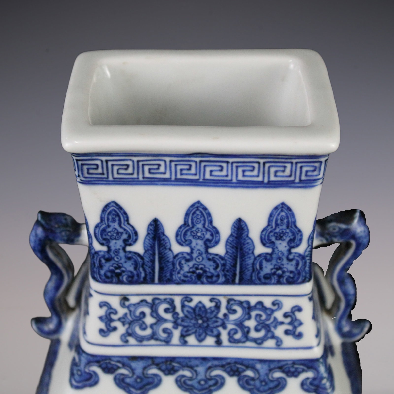 An Exquisite Blue and White Phoenix Pattern Lotus Pattern Double-Ears Vase - 9