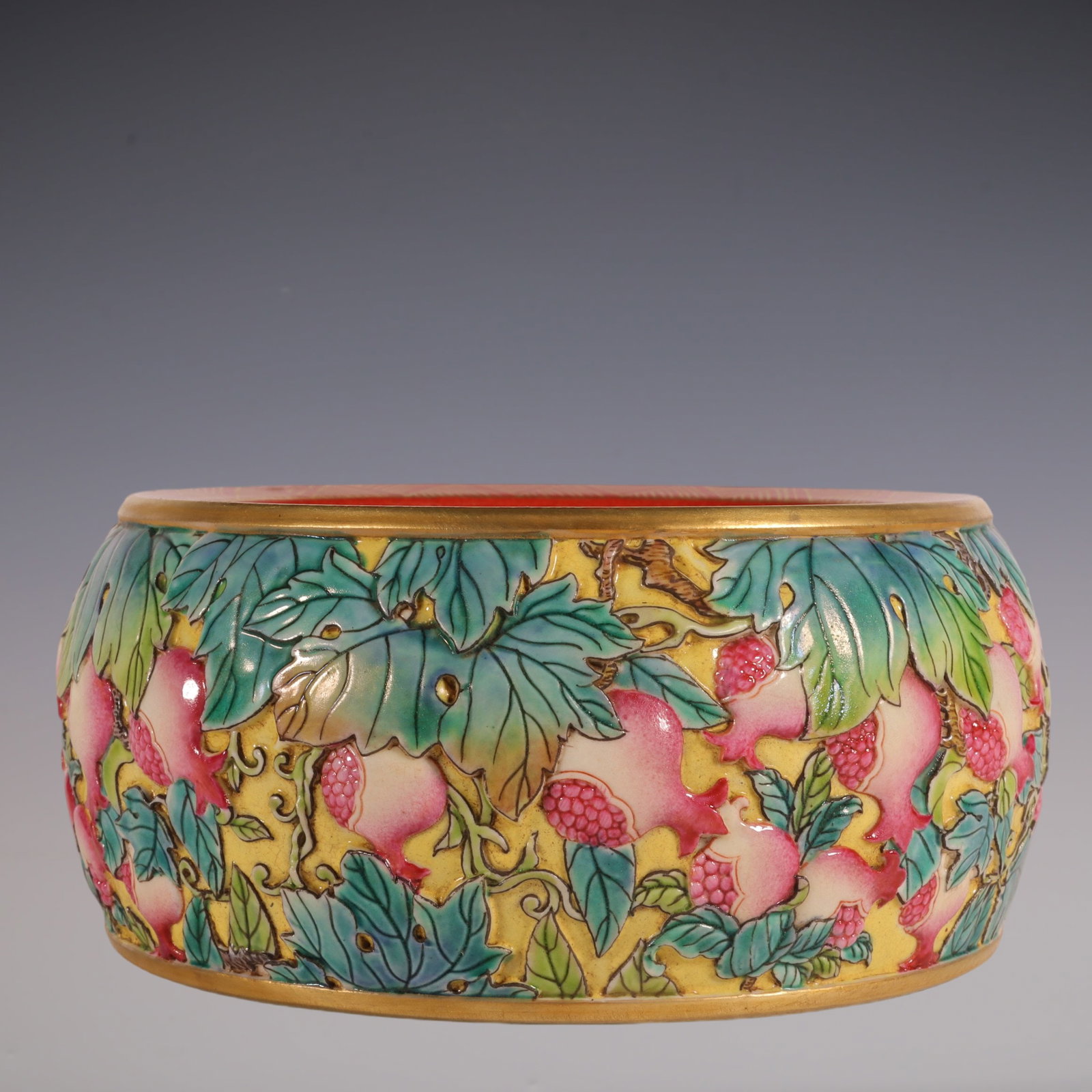 An Exquisite Enamel Pomegranate Pattern Flower and Bird Pattern Ornament: An Exquisite Enamel Pomegranate Pattern Flower and Bird Pattern Ornament Qing Dynasty, China Qianlong Four-character Mark Size:6.5cmx13cm (The Dimensions Of All Batches Are Manually Measured.If You