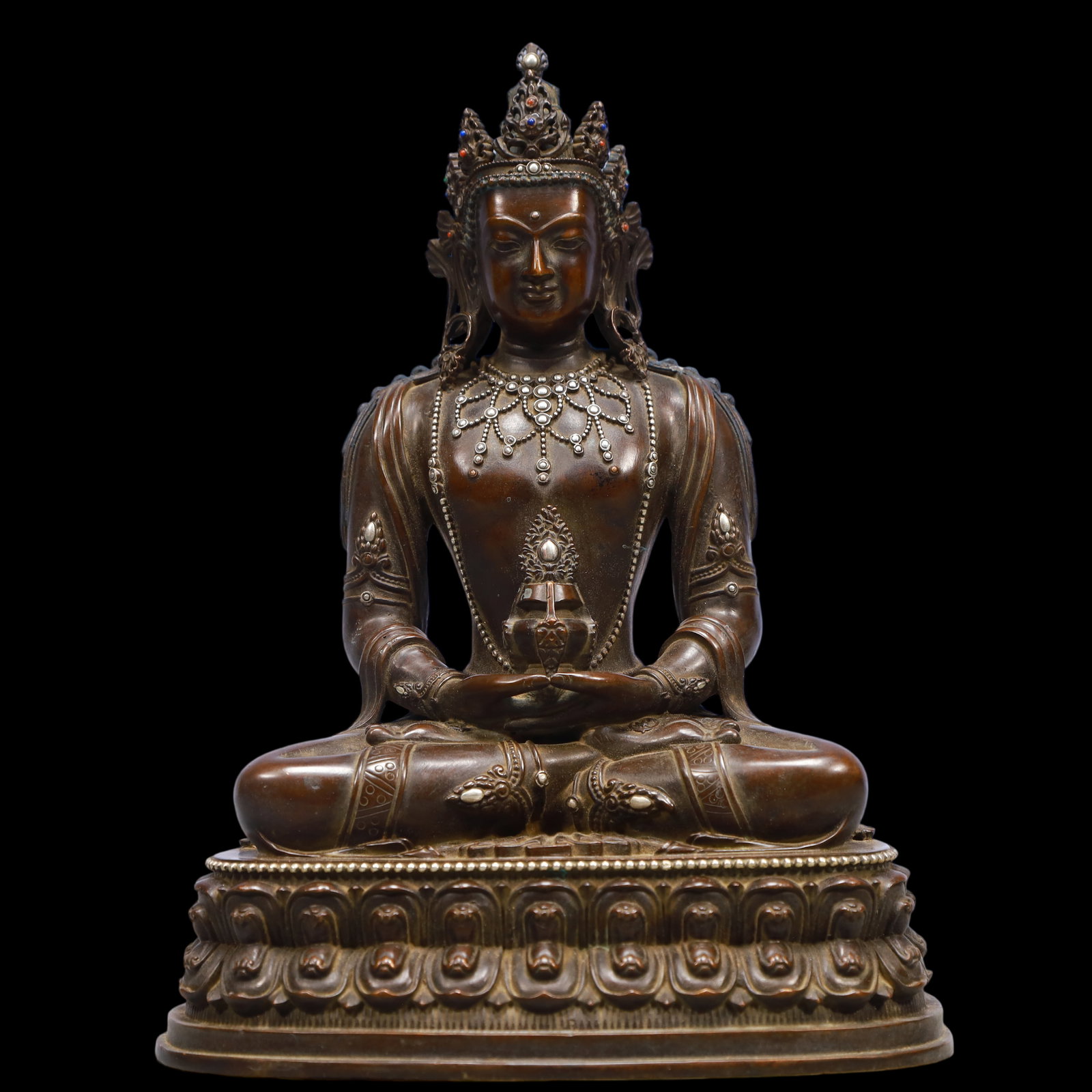 An Exquisite Bronze Inlaid Gems Statue of Amitayus: An Exquisite Bronze Inlaid Gems Statue of Amitayus Ming Dynasty, China Size:17cmx12cmx23cm Weight:2450g (The Dimensions Of All Batches Are Manually Measured.If You Need More Detailed Information,