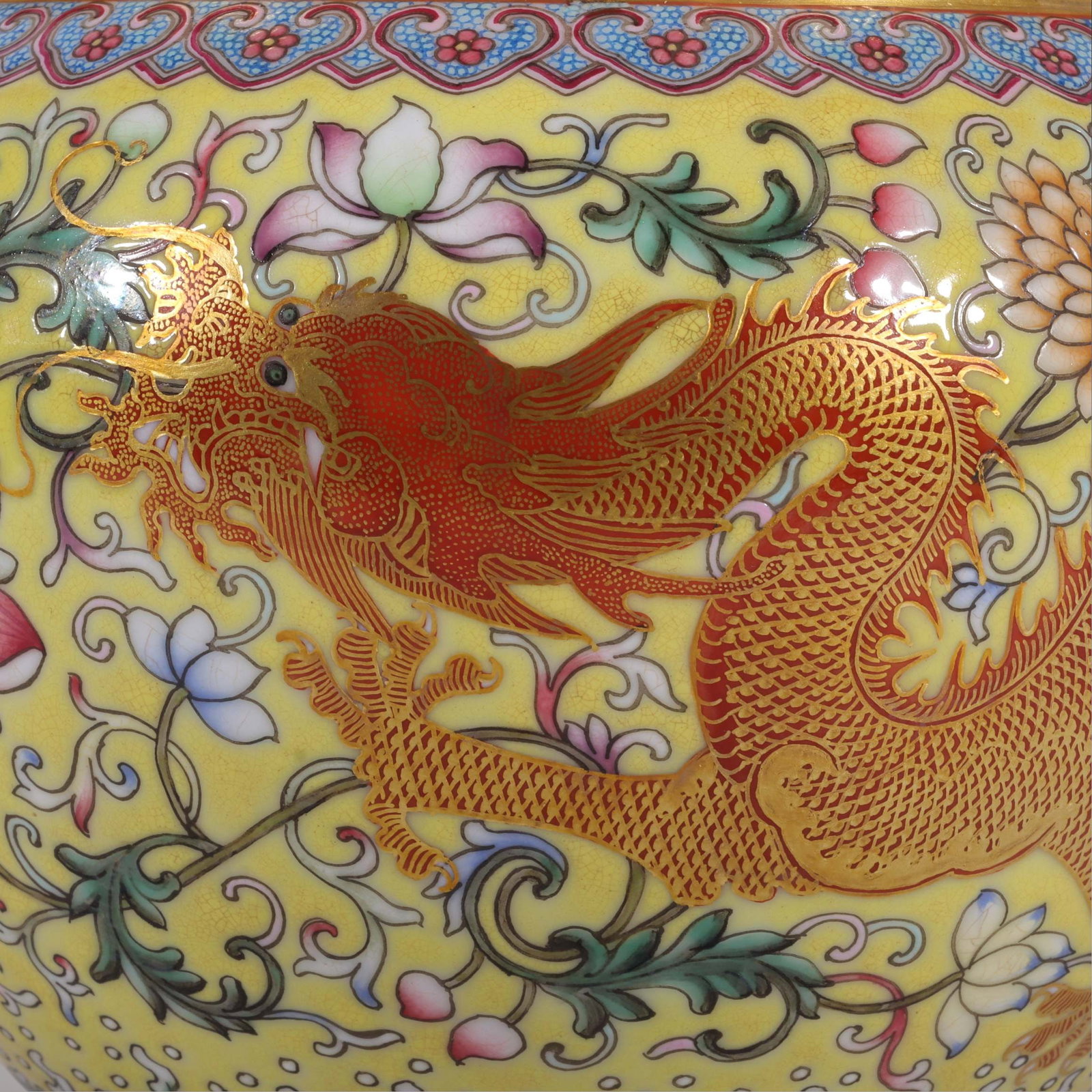 An Exquisite Enamel Lotus Pattern Dragon Pattern Seawater Pattern Brush Washer - 2