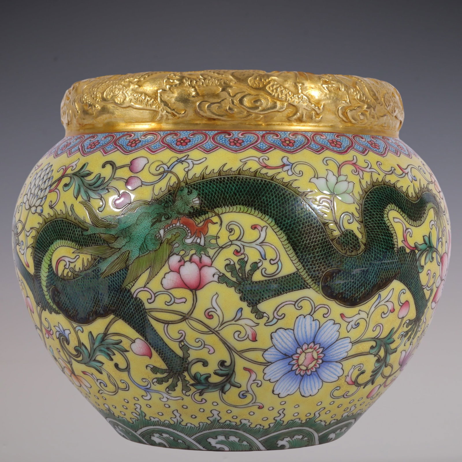 An Exquisite Enamel Lotus Pattern Dragon Pattern Seawater Pattern Brush Washer - 4