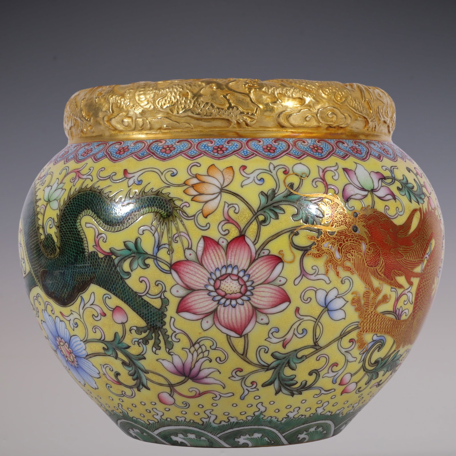 An Exquisite Enamel Lotus Pattern Dragon Pattern Seawater Pattern Brush Washer - 5
