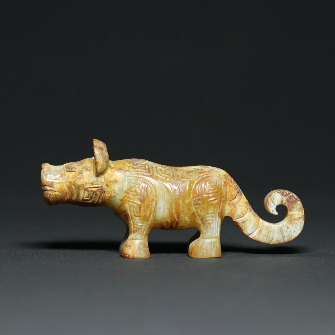 An Exquisite White Jade Tiger Ornament: An Exquisite White Jade Tiger Ornament S.Zhou , China Size:10.2cmx3cmx4.5cm Weight:123.7g (The Dimensions Of All Batches Are Manually Measured.If You Need More Detailed Information, Please Contact Our