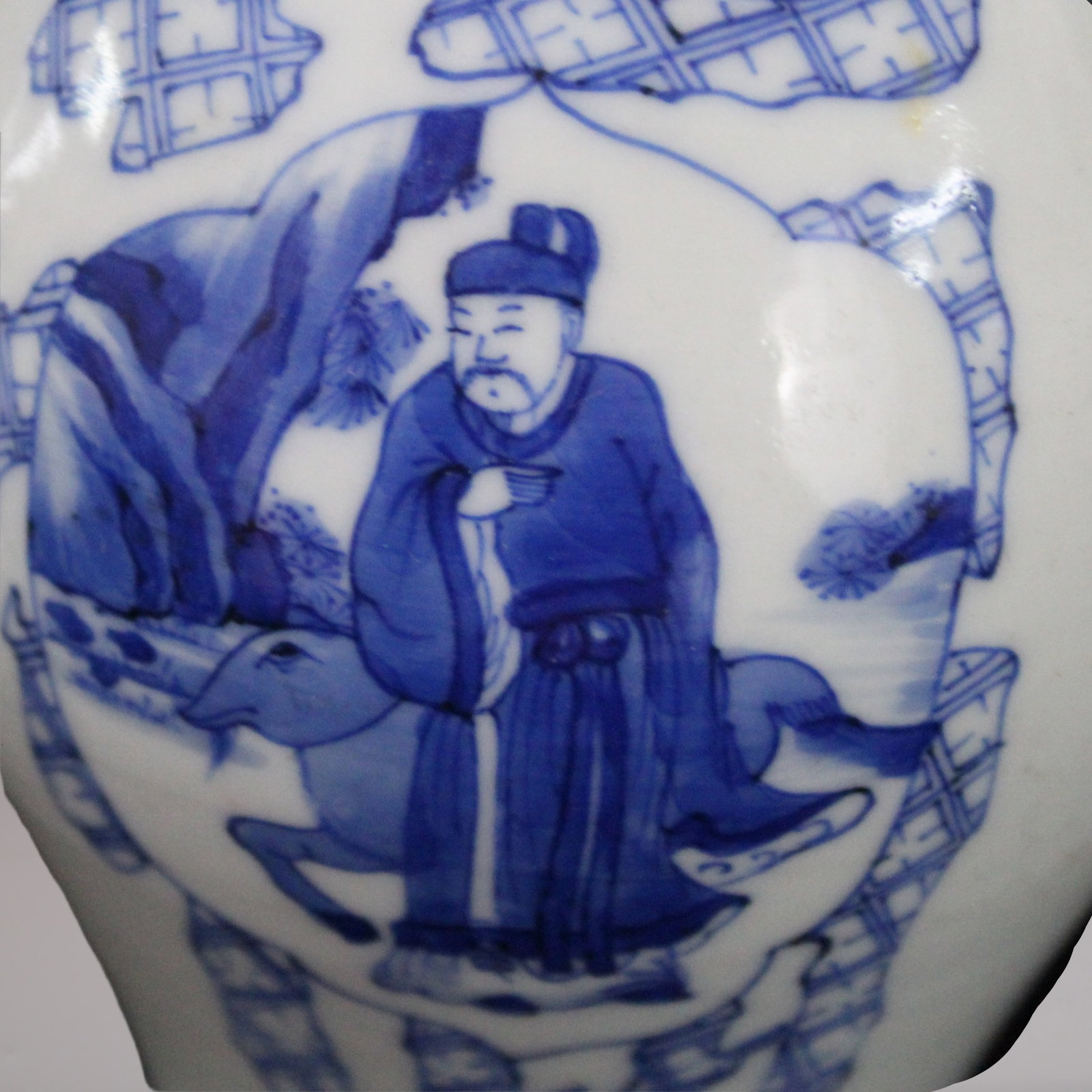 An Exquisite Blue and White Character and Story Pattern Vase - 4