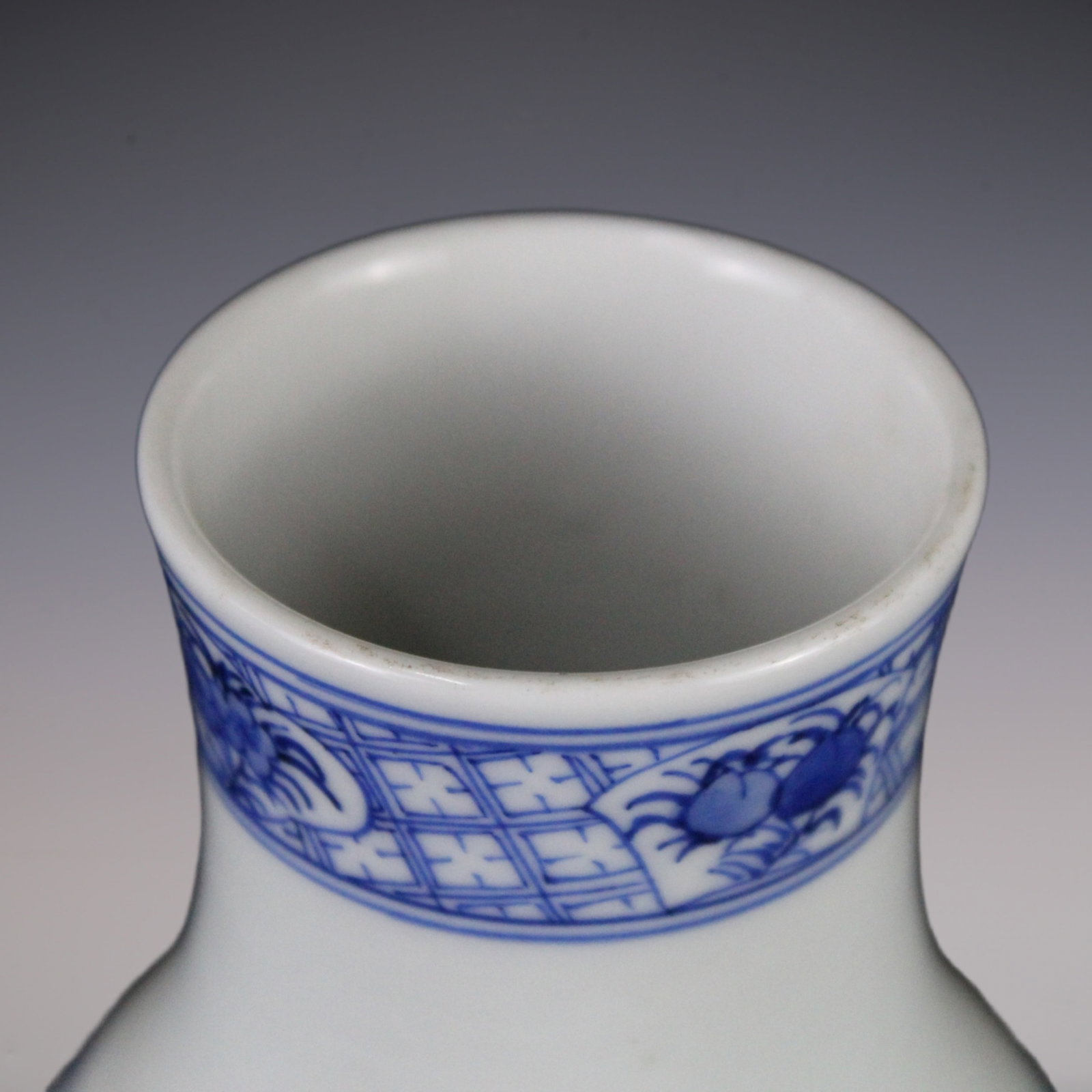 An Exquisite Blue and White Character and Story Pattern Vase - 8