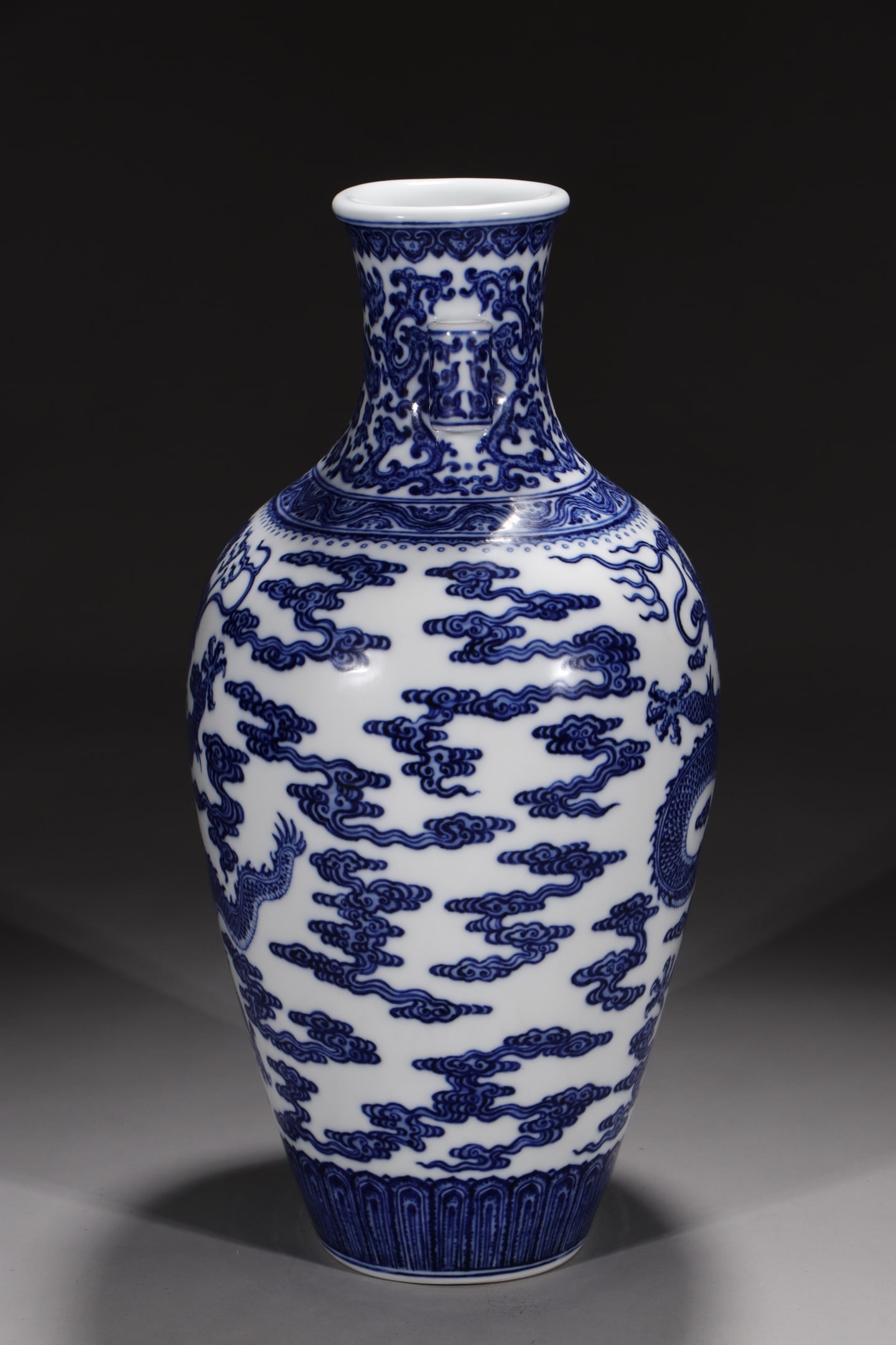 An Exquisite Blue and White Dragon Pattern Double-Ears Vase - 5
