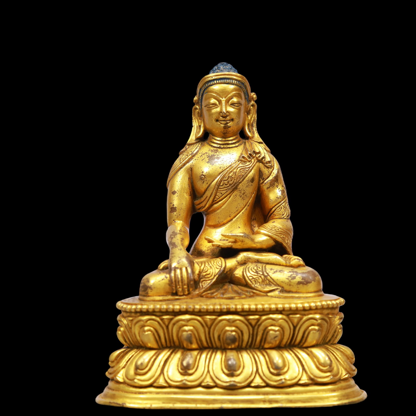 An Exquisite Gilt Bronze Statue of Amitayus: An Exquisite Gilt Bronze Statue of Amitayus Ming Dynasty, China Size:10cmx7cmx14cm Weight:850g (The Dimensions Of All Batches Are Manually Measured.If You Need More Detailed Information, Please Contac