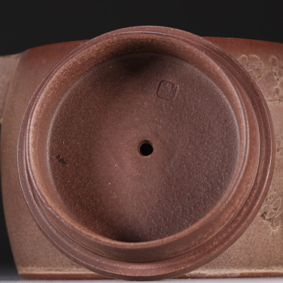 An Exquisite Purple Sands Flower Pattern Teapot - 2