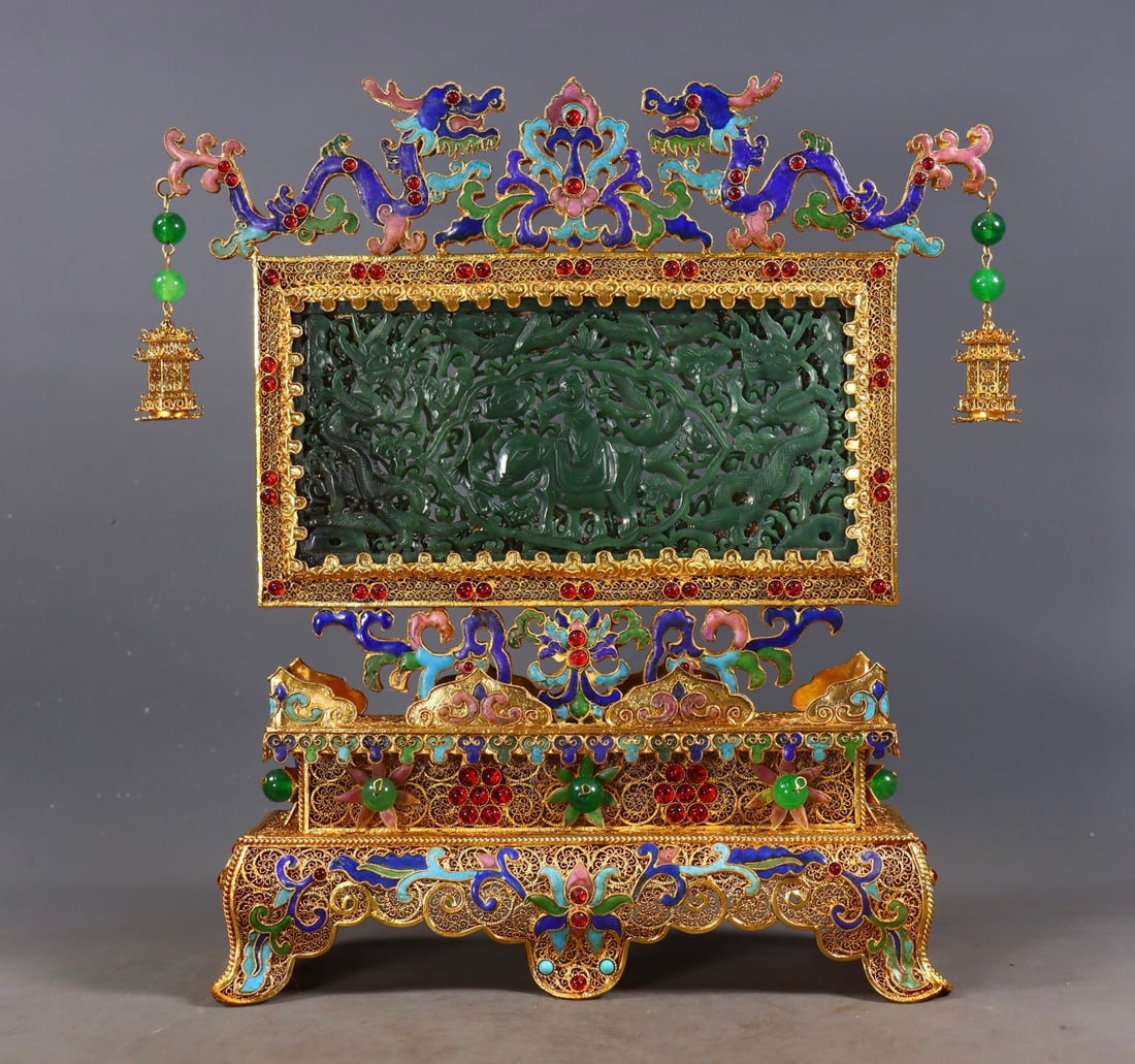 An Exquisite Gilt Bronze Inlaid Jasper Character and Story Pattern Dragon Pattern Screen: An Exquisite Gilt Bronze Inlaid Jasper Character and Story Pattern Dragon Pattern Screen Qing Dynasty, China Qianlong Four-character Mark Size:31.5cmx29cmx8.5cm Weight:1420g (The Dimensions Of All Bat