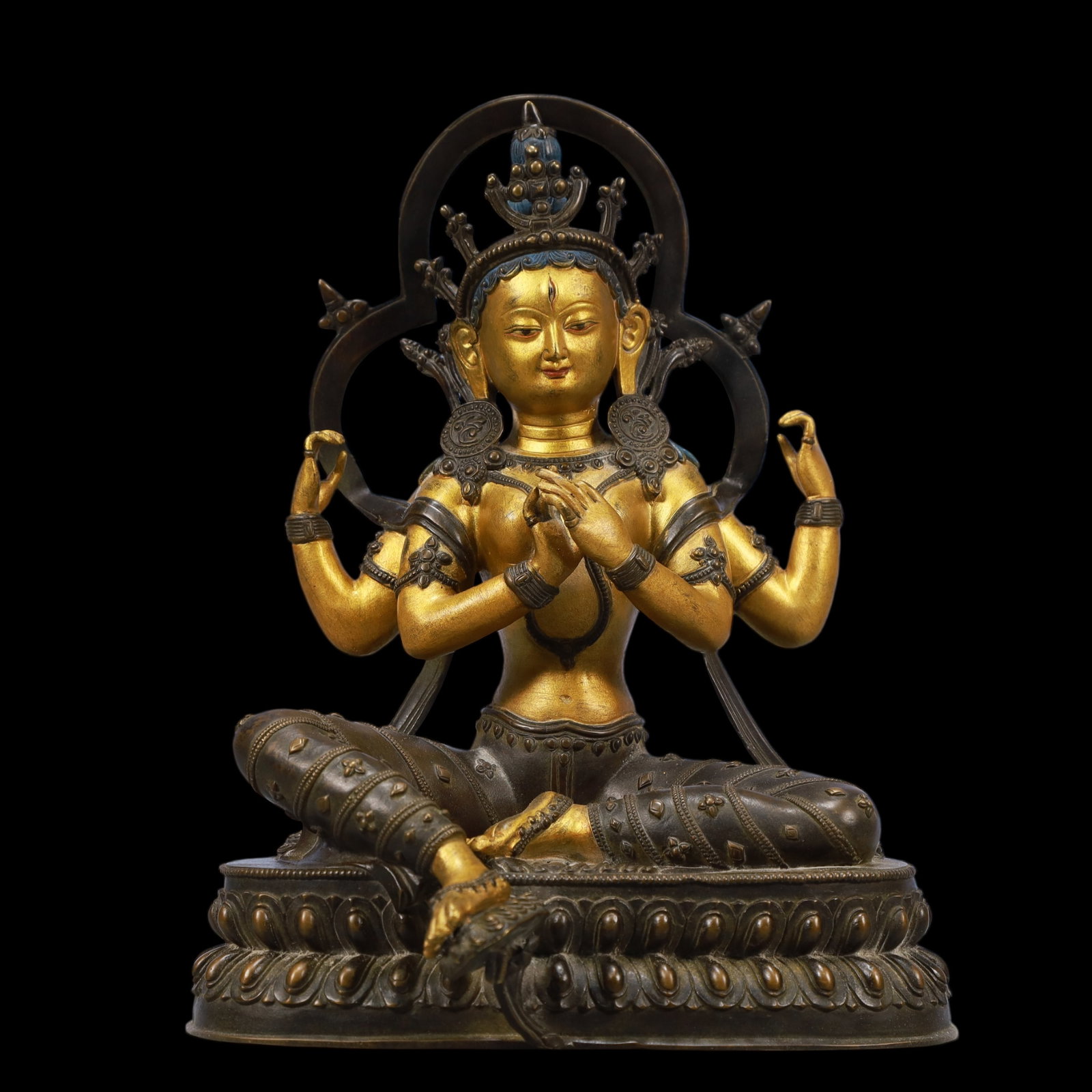 A Exquisite Gilt Bronze Four-arms Statue of Avalokitesvara: A Exquisite Gilt Bronze Four-arms Statue of Avalokitesvara Ming Dynasty, China Size:20cmx13cmx25cm Weight:3600g (The Dimensions Of All Batches Are Manually Measured.If You Need More Detailed Informati