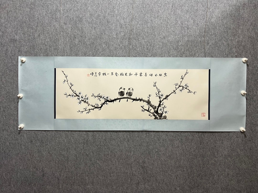 An Fabulous Chinese Ink Flower and Bird By Paper: An Fabulous Chinese Ink Flower and Bird By Paper Huo chunyang Without frame Size:102cmx34cm (The Dimensions Of All Batches Are Manually Measured.If You Need More Detailed Information, Please Contact O