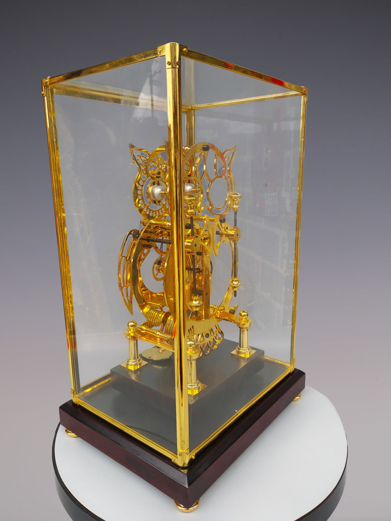 An Exquisite Gilt Bronze Clock - 6