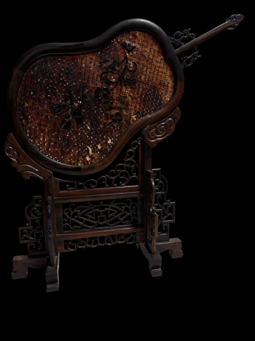 An Exquisite Redwood Flower Pattern Ornament - 5