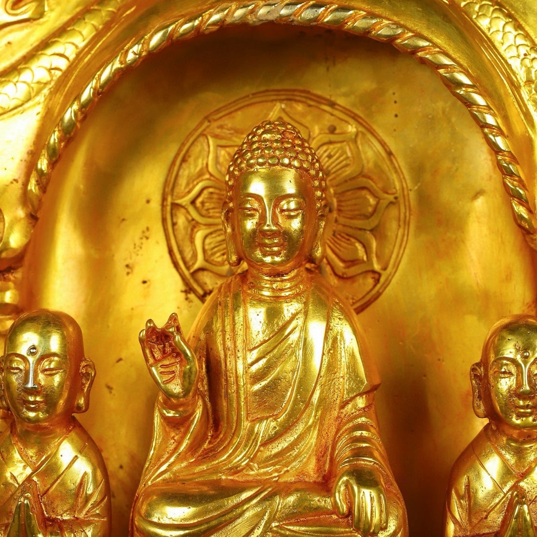 An Exquisite Gilt Bronze Buddha Statue - 4
