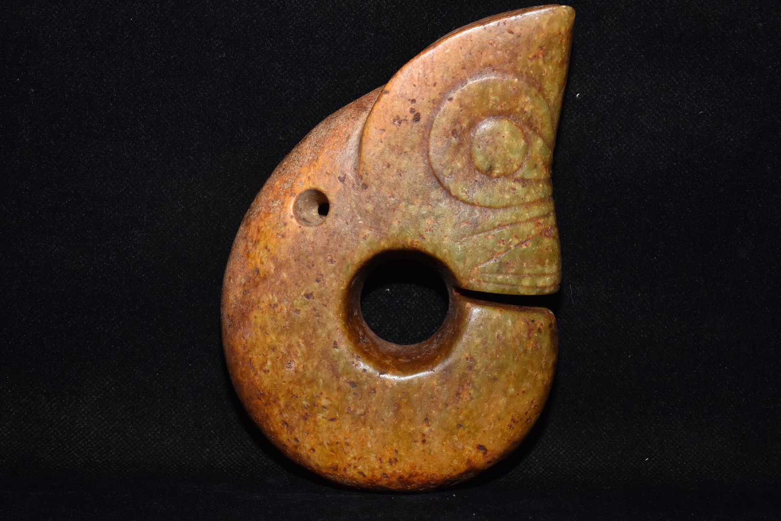 An Exquisite Hemo Jade 'Boar& Dragon' Ornament: An Exquisite Hemo Jade 'Boar& Dragon' Ornament Hong Shan Culture Size:17cmx11cm Weight:970g (The Dimensions Of All Batches Are Manually Measured.If You Need More Detailed Information, Please Contact