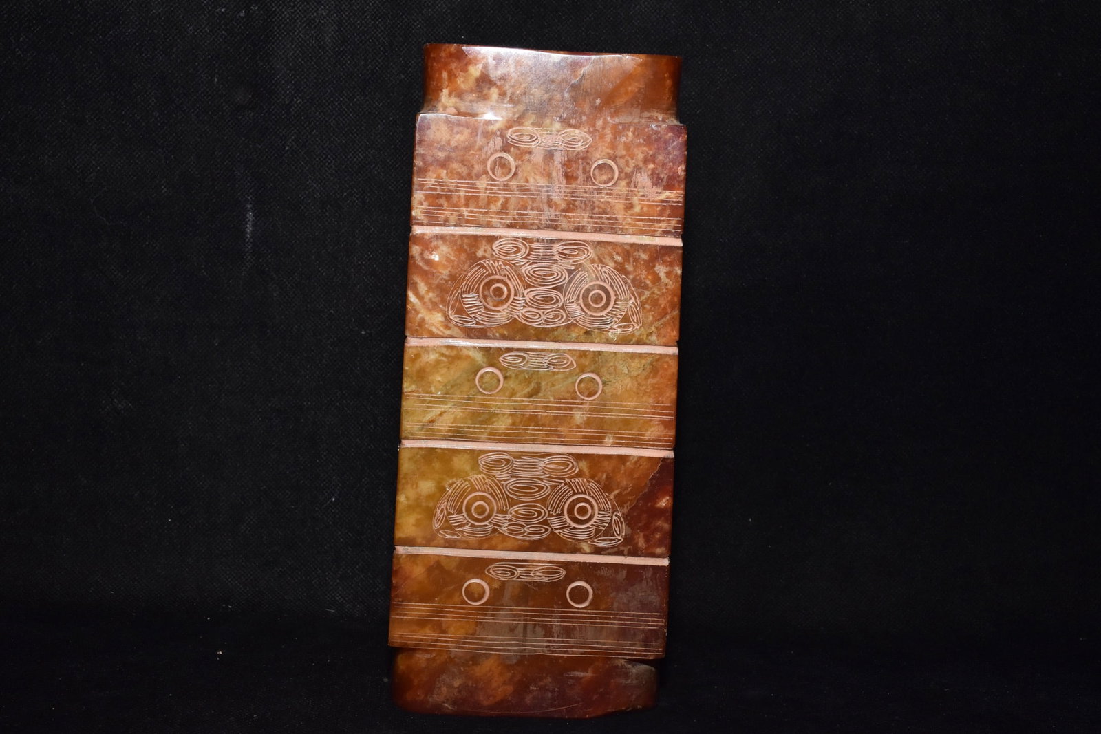 An Exquisite Hemo Jade Ornament - 3