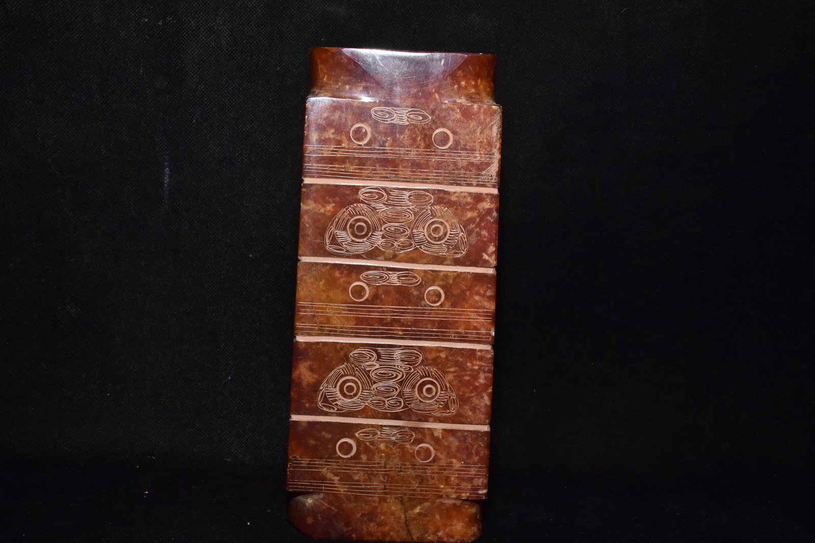 An Exquisite Hemo Jade Ornament - 4